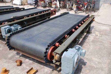 給料機(jī)廠家哪家好？行業(yè)面臨哪些問題？